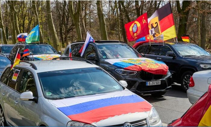 Russian propaganda in action. Organized pro-Russian protests in Germany - Politics, Russia, Germany, Protest, Translated by myself