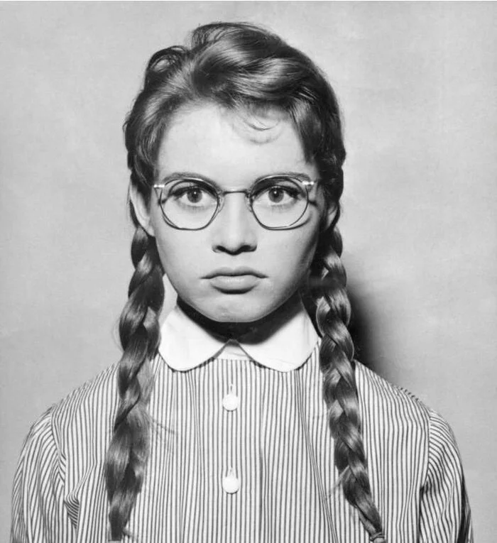 The Girl To Whom America and Europe Will Submit - Brigitte Bardot, Youth, The photo, Black and white, Black and white photo, Actors and actresses