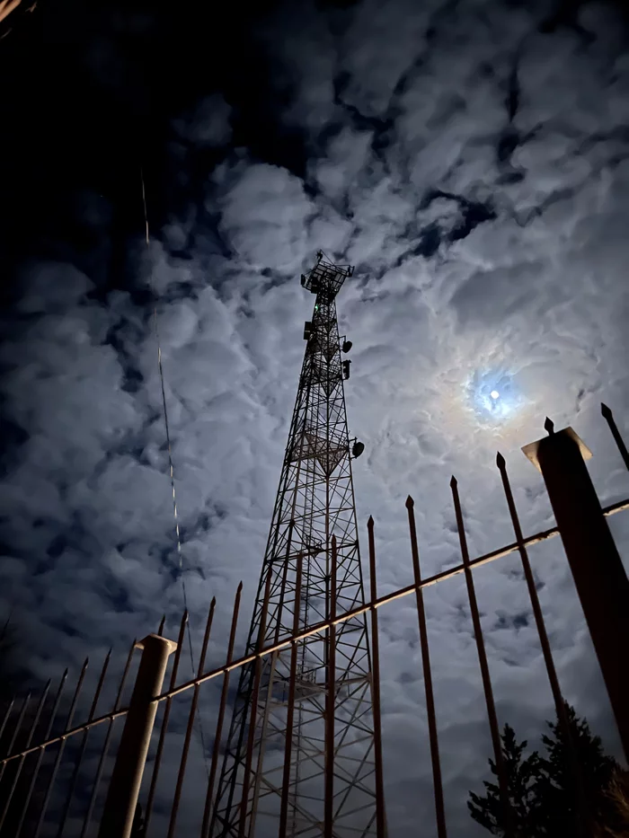 The Romance of Night Emergency Work - Connection, The photo, Sky, I'm an engineer with my mother