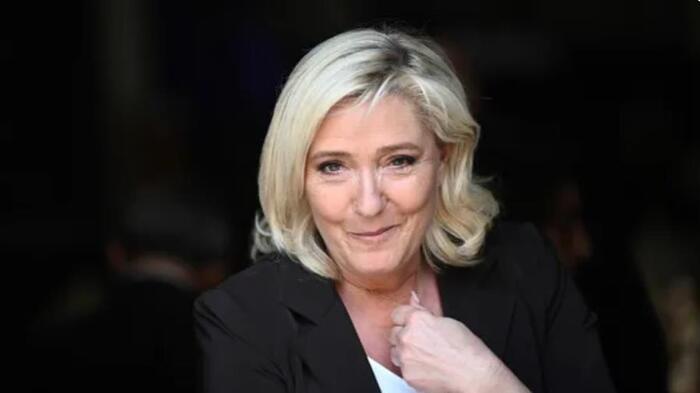 Ле Пен заявила, что Крым воссоединился с Россией по итогам референдума