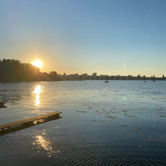 Pictures from the approaching summer - My, The photo, Beginning photographer, Sunset, Voronezh, Evening, Reservoir, A boat, Calmness, Relaxation, Water, Mobile photography