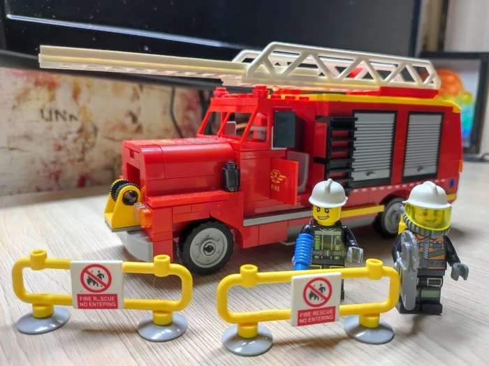 Series of fire equipment from KAZI (continued) KAZI-80540 - My, Constructor, Lego, Collecting, Toys, Figurines, Hobby, Modeling, Chinese goods, Firefighters, Fire engine, Analogue, Cubes, Longpost