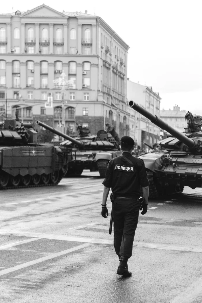 Victory parade - My, Politics, The photo, Moscow, Tverskaya, Police, Black and white, Canon, Lockdown