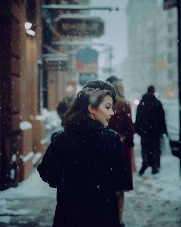 Stranger - The photo, Winter, Girls, Stranger, Town, Snowfall