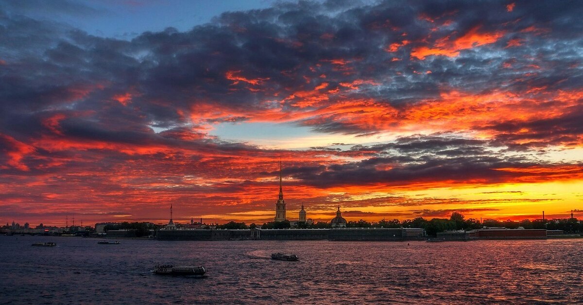 Закат солнца в санкт. Санкт-Петербург рассвет. Санкт-Петербург закат. Питерский закат. Красивый закат в Питере.