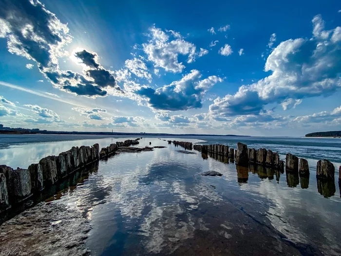 Old pier on Izhevsk pond - My, Izhevsk, City walk, The photo, Mobile photography, Beginning photographer, Landscape, Spring, April, The nature of Russia, Nature, Russia, Pond