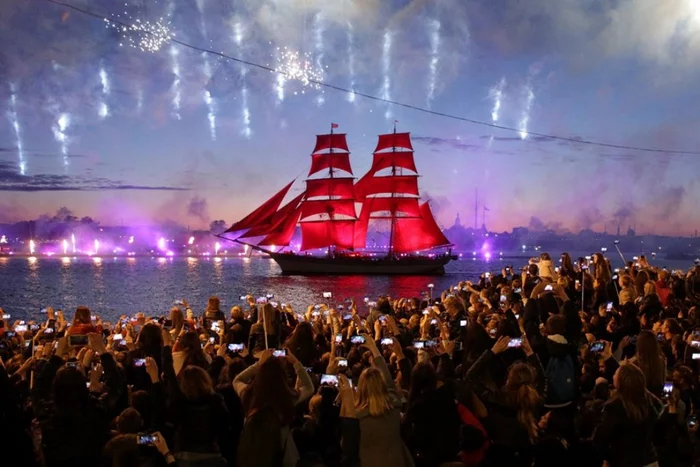 Participants of the Scarlet Sails in St. Petersburg will be able to receive summonses in a solemn atmosphere - Russia, Scarlet Sails, Saint Petersburg, Schoolgirls, Summons to the military enlistment office, Military enlistment office, Admiralty, Sailors, Fake news, IA Panorama