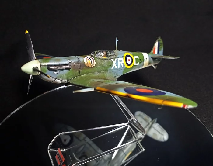 British bully. Supermarine Spitfire Mk Vb - My, Modeling, Stand modeling, Prefabricated model, Aircraft modeling, Hobby, Miniature, With your own hands, Needlework without process, Aviation, Story, Airplane, The Second World War, Scale model, Collection, Collecting, Fighter, Great Britain, England, Spitfire, Video, Longpost