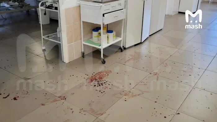 A violent alcoholic patient attacked hospital staff in the Tula region with a knife - Negative, Mash, Assassination attempt, Delirium