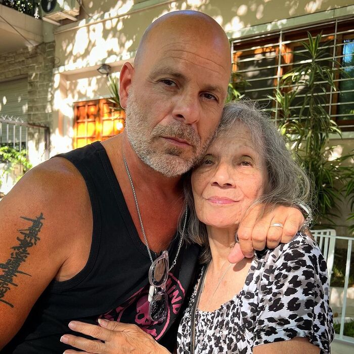 Bruce Willis's doppelganger with his mother - Bruce willis, Mum, The photo, Actors and actresses, Celebrities, Parents and children, A son, Doubles