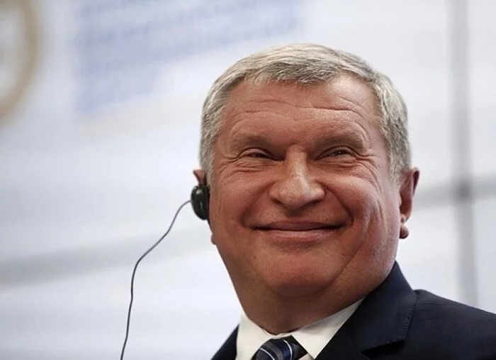 More and more similarities - Sechin, Dunno