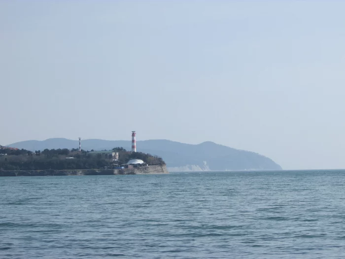 Gelendzhik. Lighthouse - My, Gelendzhik, Lighthouse, Sea, The mountains, The photo