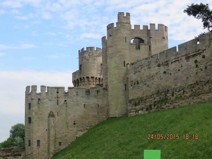   .   (Warwick Castle).  1 , , , , , 