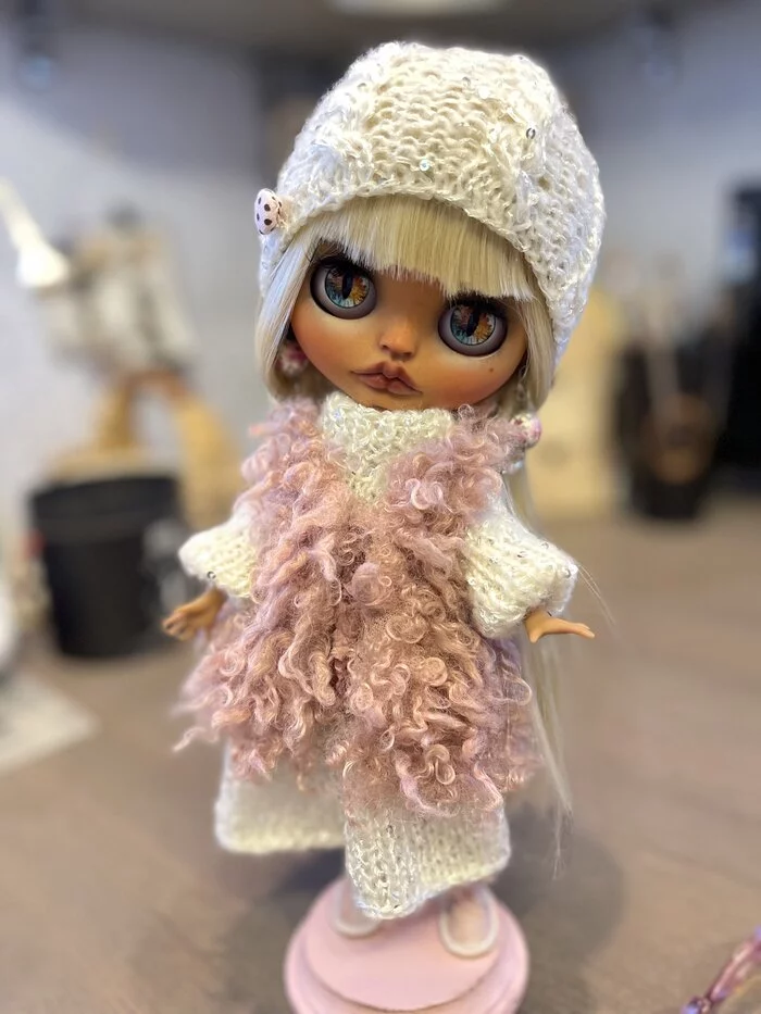 I tear off the dolls' legs... - My, Doll, Handmade, Needlework, Needlework with process, Blythe doll, Collecting, Collection, Customization, Knitting, Creation, Longpost