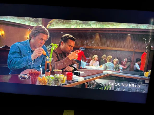Netflix in India brings out Smoking kills when someone smokes on screen - Reddit, Netflix, Frame, Smoking control, Smoking, Once Upon a Time in Hollywood
