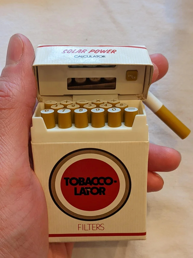 ‘Я нашёл пачку сигарет, которая на самом деле калькулятор’