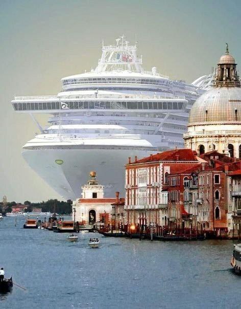 Самый большой круизный лайнер в мире Круизные лайнеры, Венеция, Море, Судно, Самый большой в мире