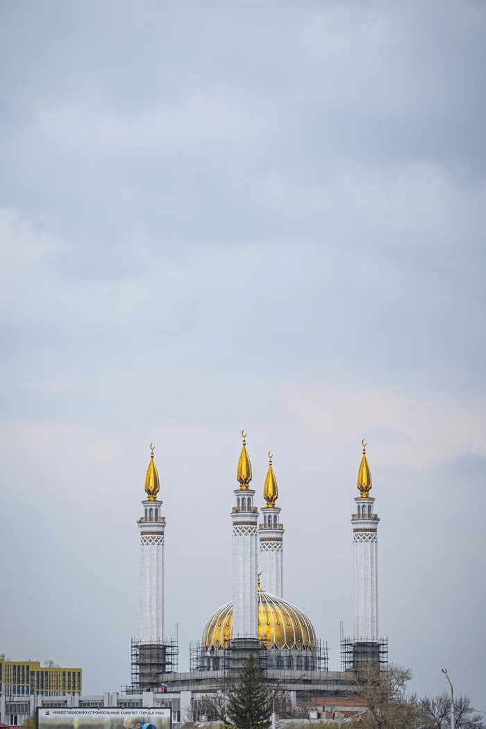 Monument to Bashkir Corruption - My, The photo, Photographer, Ufa, Mosque, Corruption, Monument, Bashkortostan, Telephoto lens, Longpost