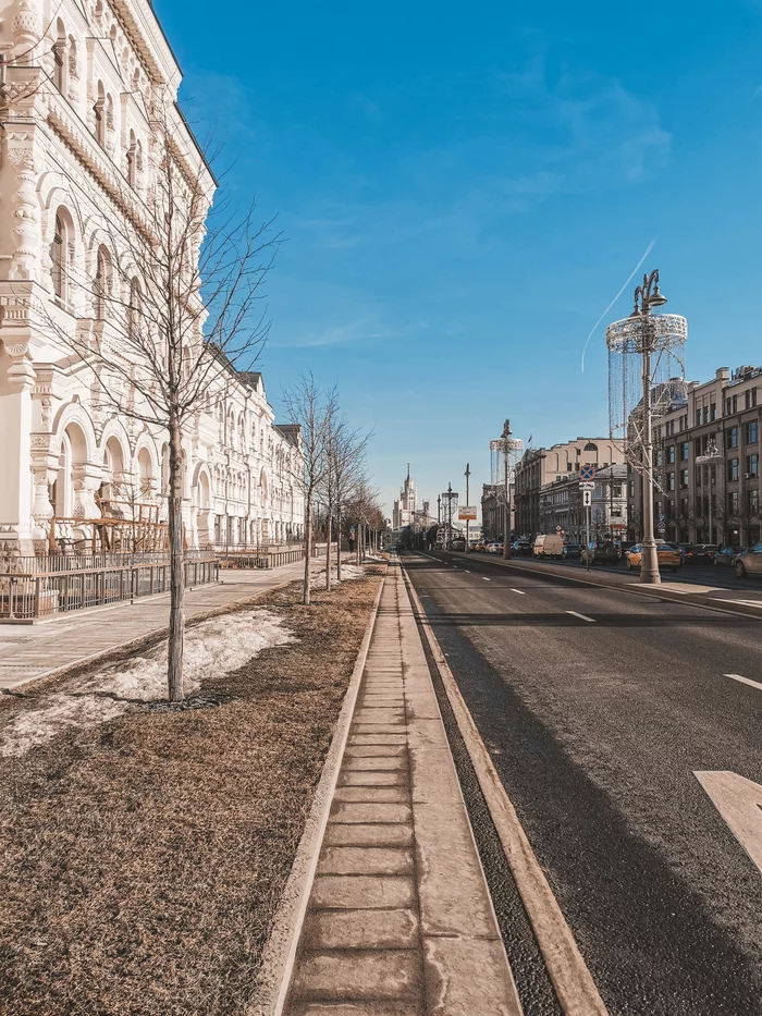 Городской пейзаж - Моё, Фотография, Мобильная фотография, Город, Улица, Небо, Весна, Солнце, Настроение, Хорошее настроение, Фотограф, Уличная фотография