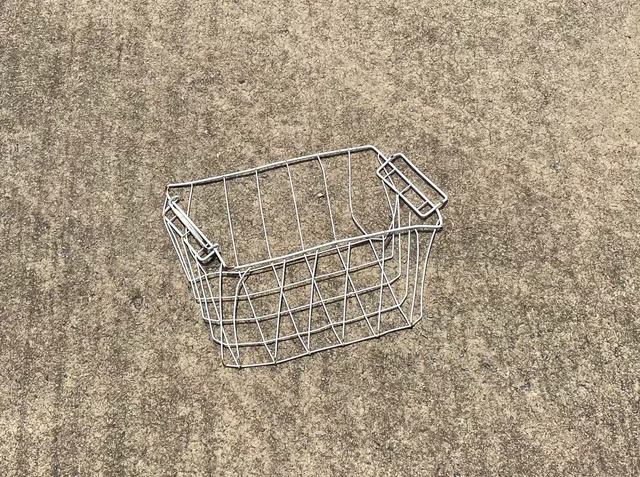 This truck flattened cart now looks like a 3D cart - Basket, 3D, Projection