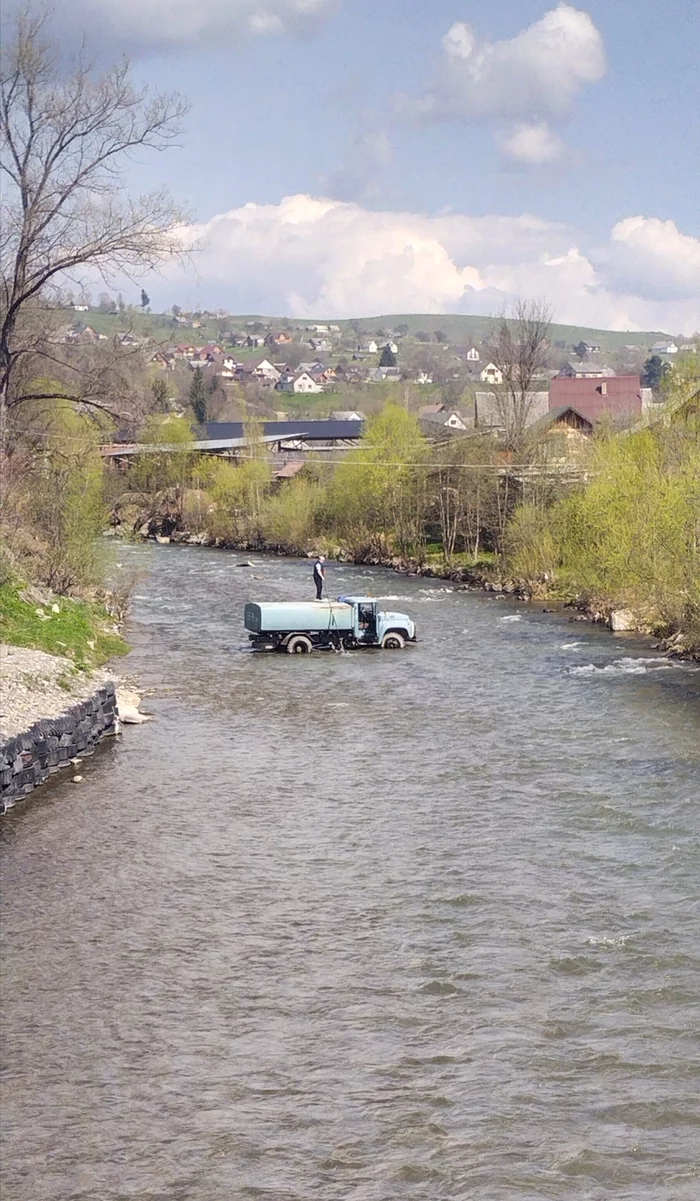 Amazing question... - My, Water carrier, Friday, River