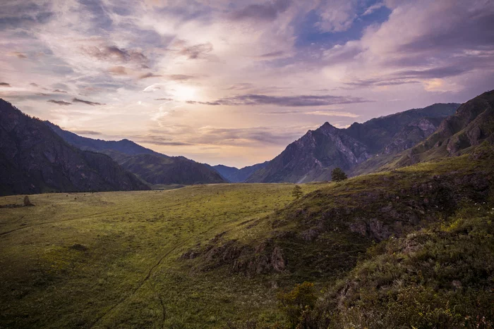 Breath of the mountain evening - My, Altai Republic, The mountains, Evening, Grass, Greenery, beauty of nature, Landscape, Sky, The nature of Russia, Sunset, Clouds