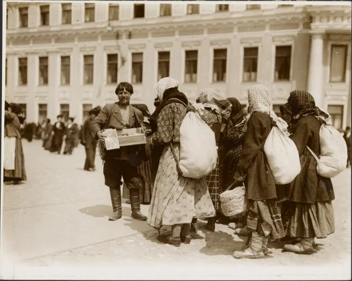 Russian Empire 1913 - Sciencepro, Российская империя, История России, Moscow, the Red Square, Black and white photo, 19th century, Peasants, Longpost