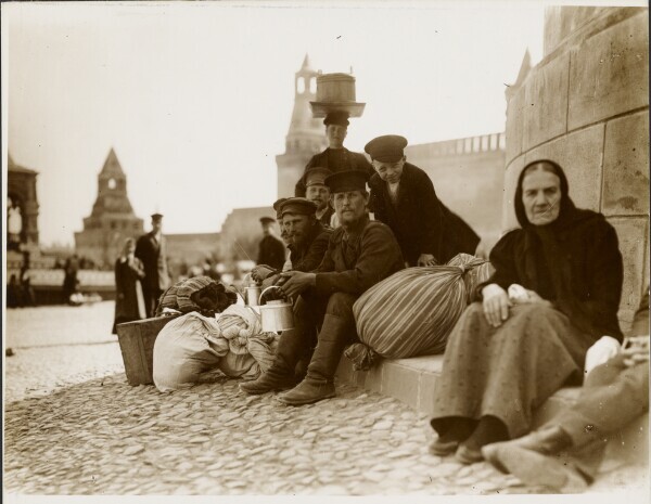 Российская империя 1913 года - Наукаpro, Российская империя, История России, Москва, Красная площадь, Черно-белое фото, 19 век, Крестьяне, Длиннопост