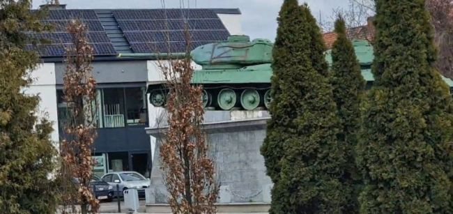 In Wroclaw, Poland, on Victory Day, a Z sign was painted on a monument tank - Politics, May 9 - Victory Day, Wroclaw, Poland, Special operation, news, Longpost