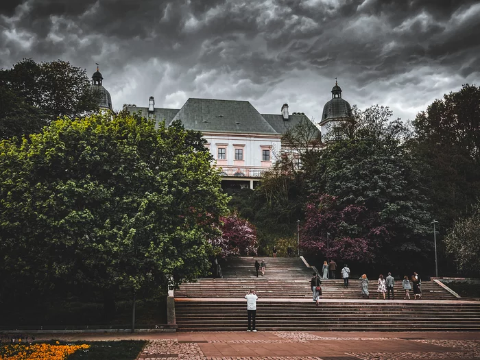 Walk around Warsaw - My, Mobile photography, Warsaw, Lightroom, Greenery, Architecture, The clouds