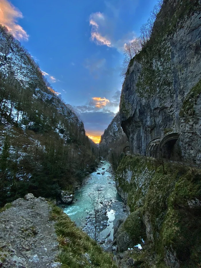 Old road to Krasnaya Polyana - My, Sochi, Krasnaya Polyana, Sunset, Nature, River, The mountains, Road, The photo