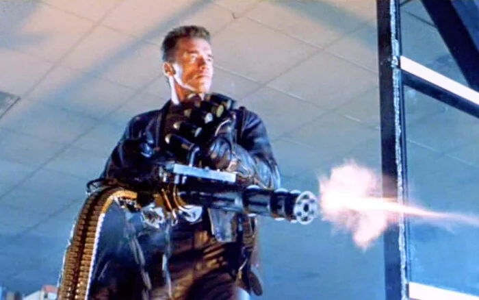 Back to the childhood) - Video, Vertical video, Toys, Gatling machine gun, Terminator