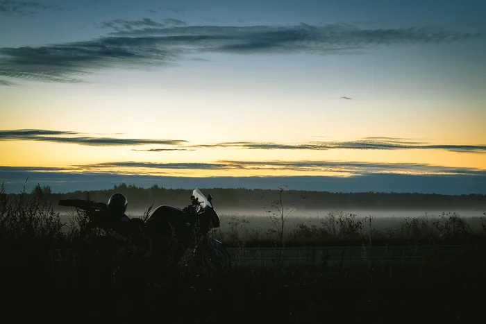 Dawn - My, Landscape, Nature, dawn, Fog, Moto, Bmw, Clouds, Motorcyclists, The photo, Morning, Field, The nature of Russia, A life