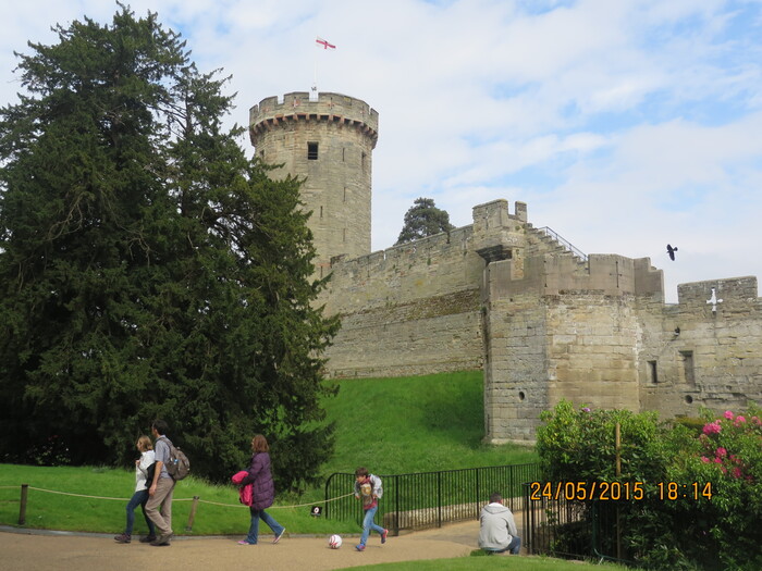   .   (Warwick Castle).  4 , , , , , 