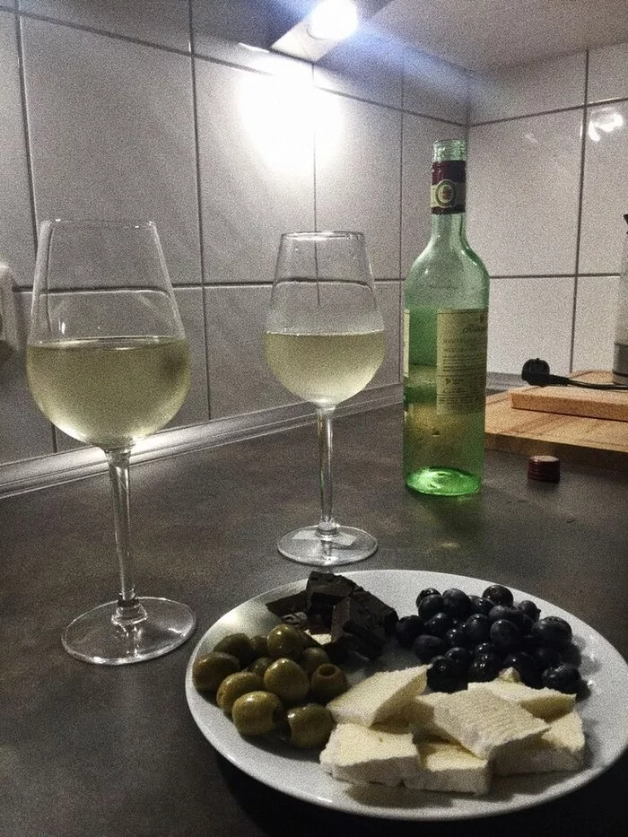 Advise pliz wine white sweet average price? - My, Wine, White wine, Need advice