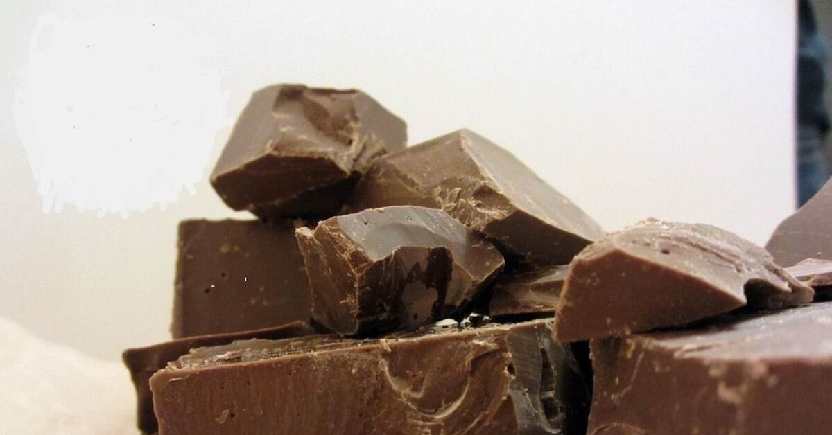 Горький шоколад можно. Шоколад весовой кусковой 1 кг. Шоколад кусковой Горький. Шоколад Нестле молочный весовой. Кусок шоколада.