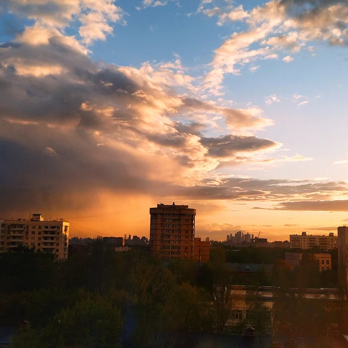 sunsets storm post - My, The photo, Mobile photography, Sunset, Rain, Moscow, Longpost