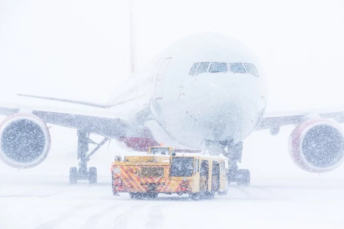 Blizzards at the airport - Sakhalin, North, Aviation, Rossiya Airlines, The airport, Longpost