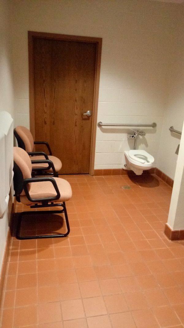 Shit 6 out of 10 - Toilet, Chair, Oddities