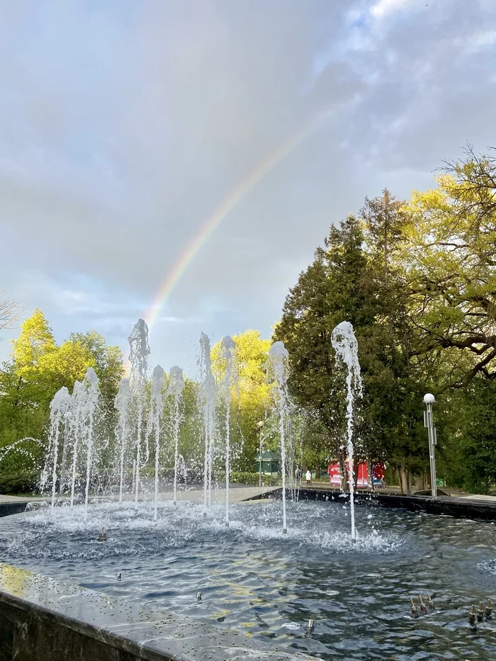 Rainbow - My, Rainbow, HelloIRainbow, Spring, May, Russia, Eagle, Mobile photography, Fountain
