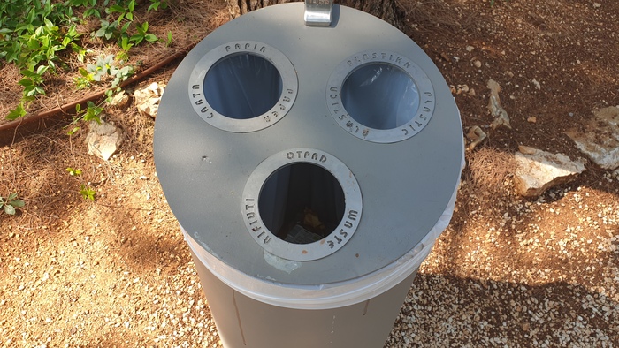 И тут они как начали бороться за экологию и мусор сортировать...