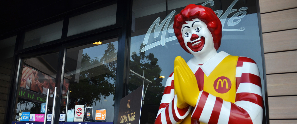 Макдака видео. Рональд MCDONALD'S. Рональд Макдональд 1990. Макдональдс в Европе.