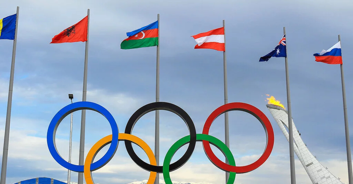 Купить ои. Олимпийский парк Сочи флаги. Олимпийский парк Сочи кольца. Сочи парк кольца Олимпийские 2022. 5 Олимпийских колец в Сочи на Олимпиаде.