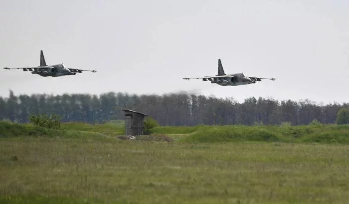 Пролетая над толчком кукушки - ВВС, Юмор, Самолет, Летчики, Фотография, Военная техника