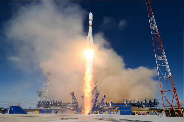 С космодрома "Плесецк" запущена ракета с военным спутником