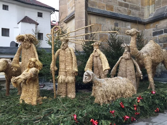 And a cool nativity scene) - Den, Straw, Wise men, Christmas