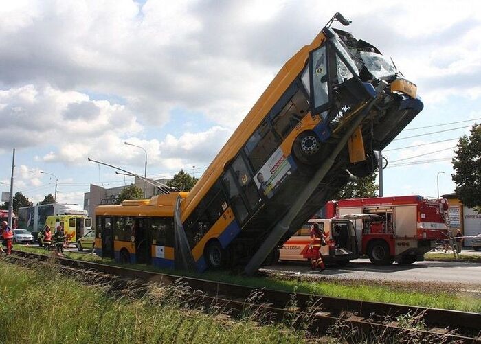 Strong pole caught - The photo, Pillar, Crash, Trolleybus