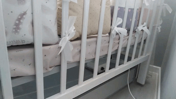 Как переделать обычную кроватку для ребенка в кроватку с маятником