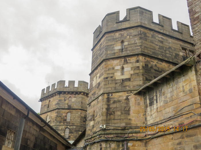   .   (Lancaster Castle).  3 , , , , , , 