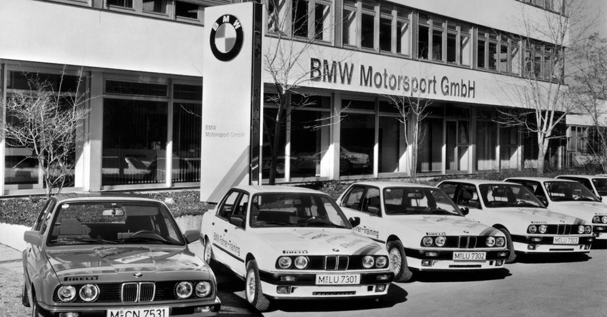 Первые корпорации. Баварский моторный завод BMW. БМВ е34 завод Германия. BMW Motorsport 1970. БМВ В 1916 завод.